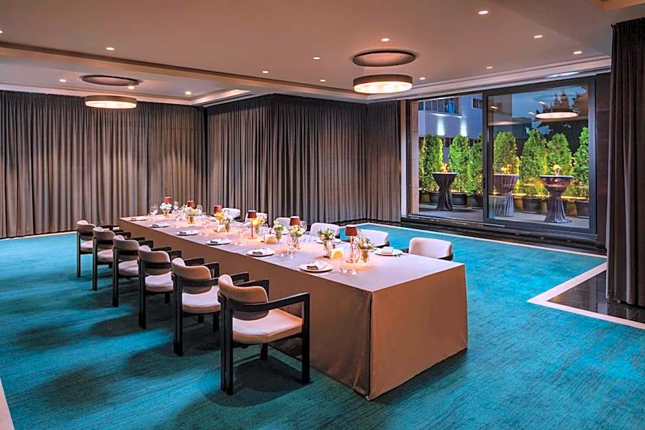 RADISSON BLU LEOGRAND HOTEL