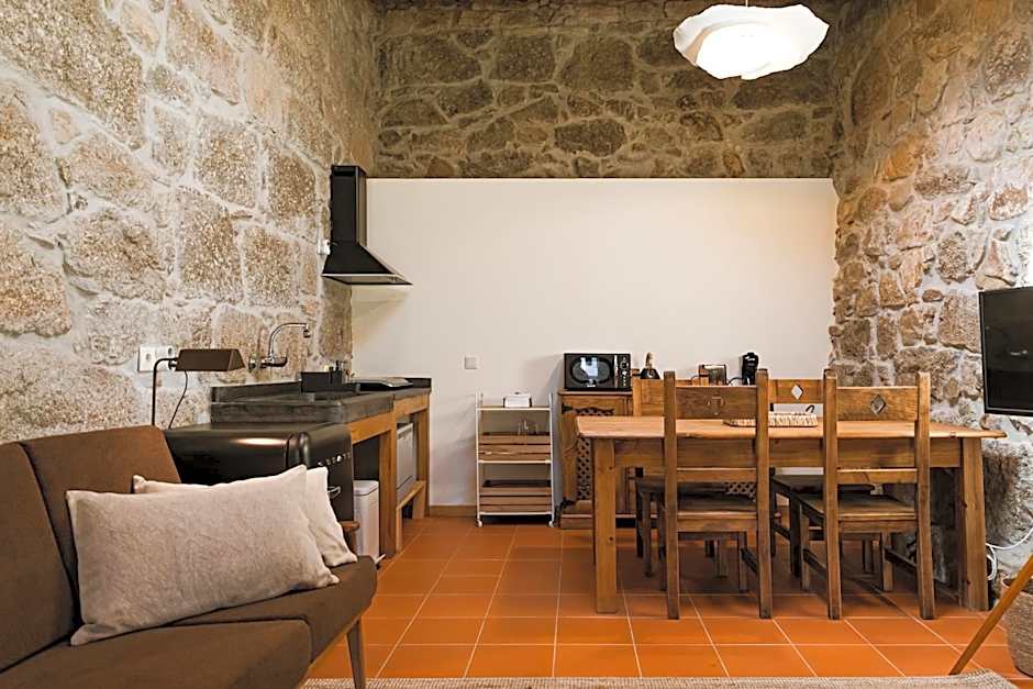 Quinta da Portela - Casa Visconde Arneiros - by RowdHouses