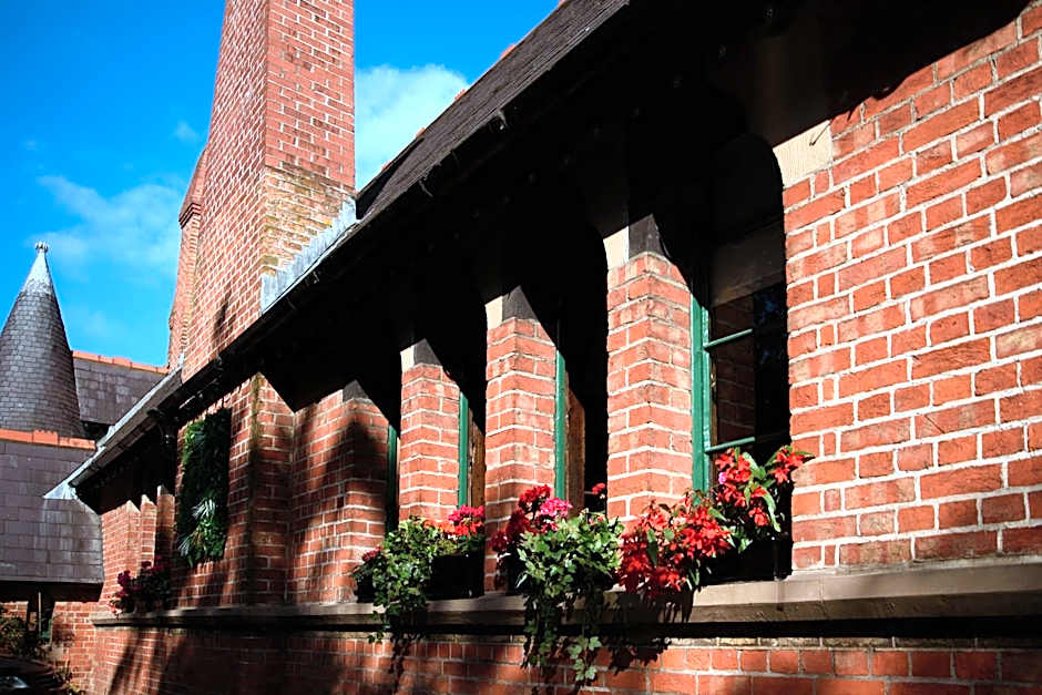 Schoolhouse Hotel