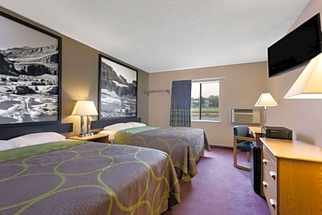 2 Queen Beds Pet-Friendly Non-Smoking