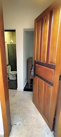 Suítes independentes com acesso independente e privativo - Não é casa compartilhada