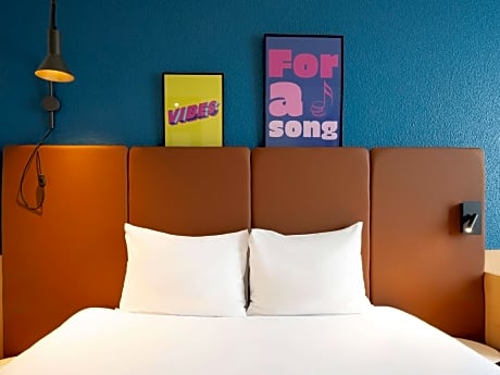 Two non-connecting Double rooms