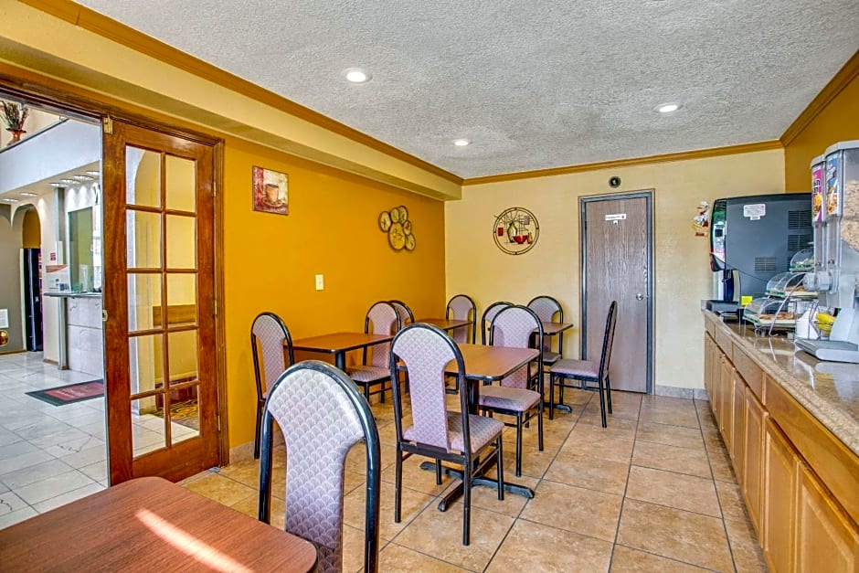 Econo Loge Inn & Suites Albuquerque East I-40 Eubank Exit