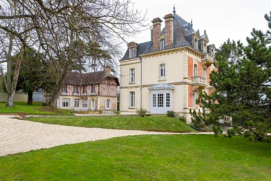 Les Villas d'Arromanches, Teritoria