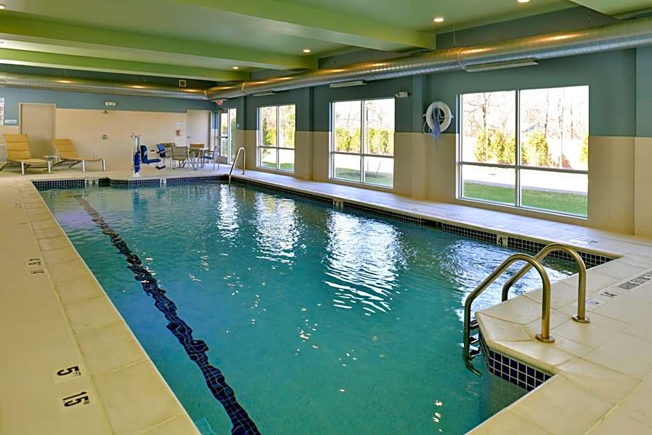Holiday Inn Express & Suites Farmington Hills - Detroit By IHG