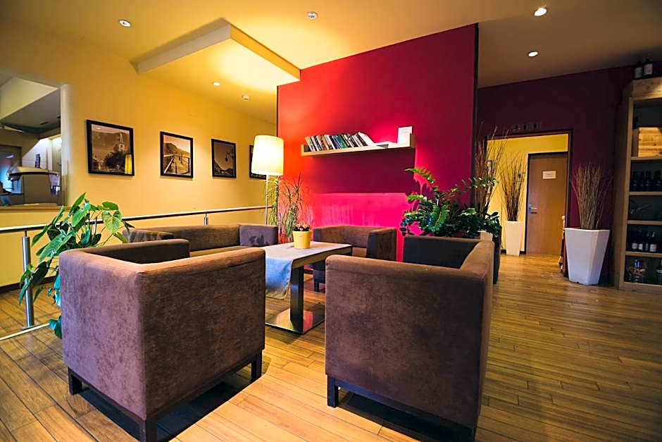 Enjoy 1313AG Hotel Touring