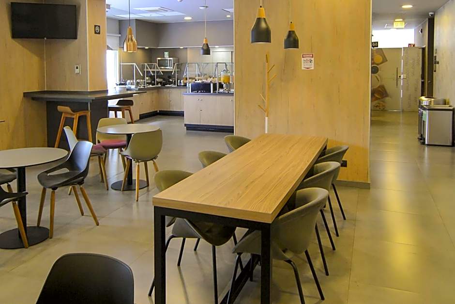 City Express Plus by Marriott Medellín Colombia