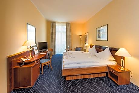 Standard double room