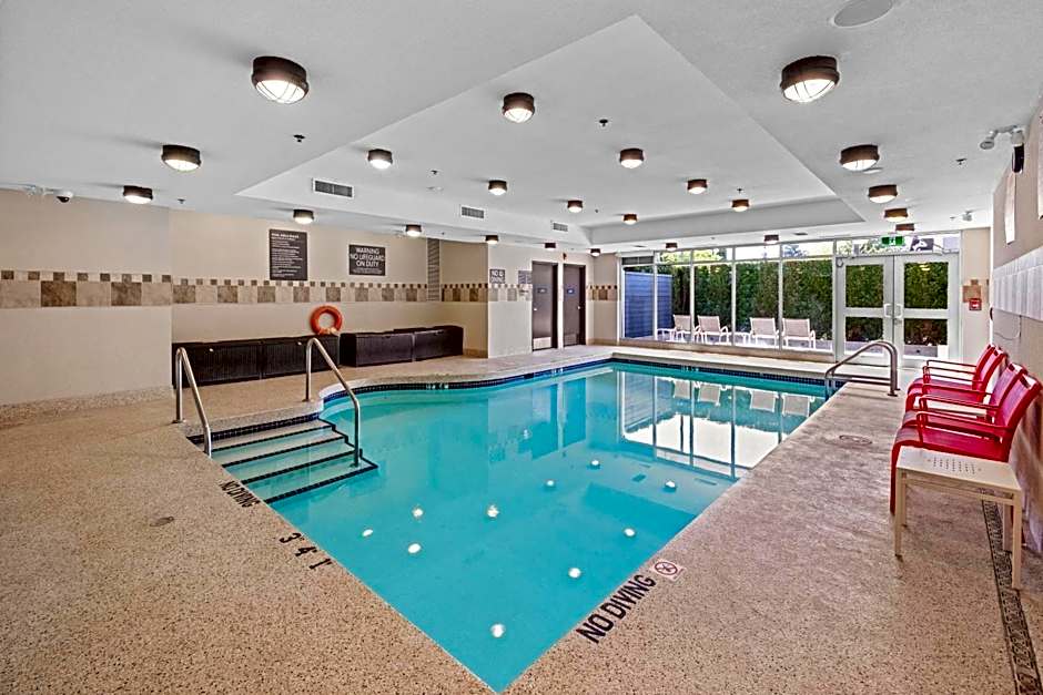 Holiday Inn Hotel & Suites Surrey East - Cloverdale By IHG