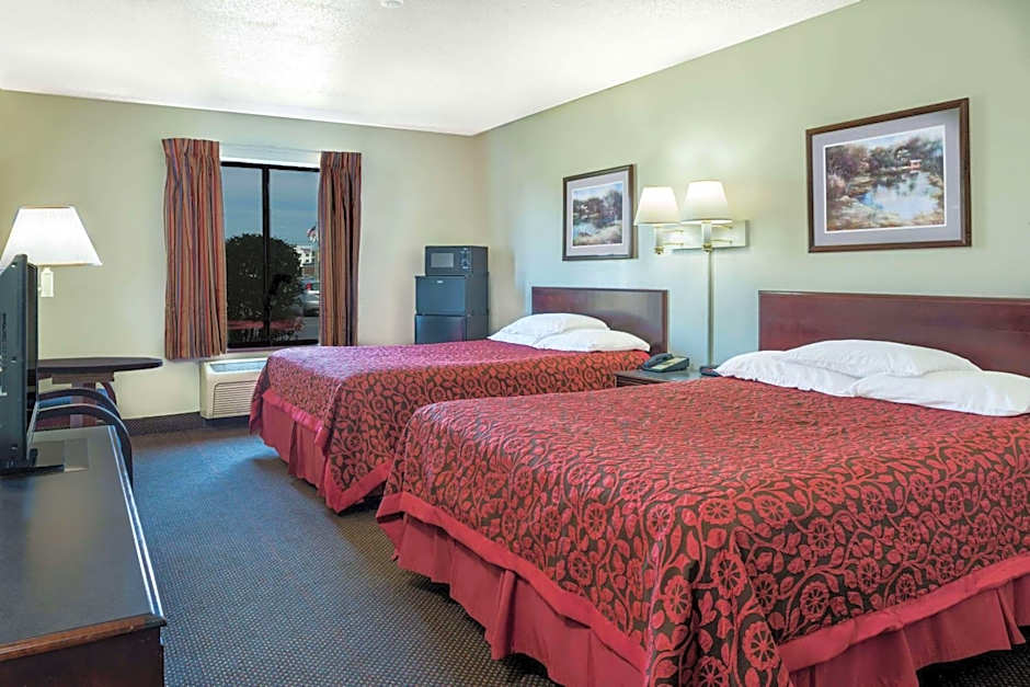 Days Inn by Wyndham Pontoon Beach