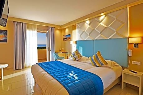 Double Room with Sea View - Ground Floor