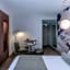Le Grand Balcon Hotel