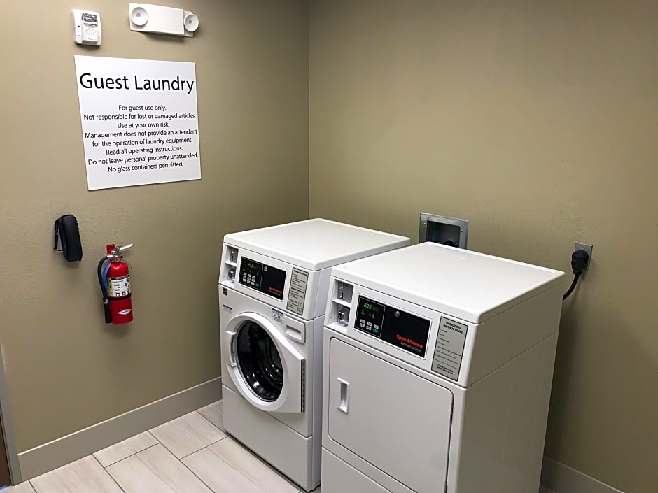 Holiday Inn Express and Suites Hannibal-Medical Center