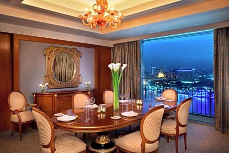 One-Bedroom Royal Suite - Club Lounge Access