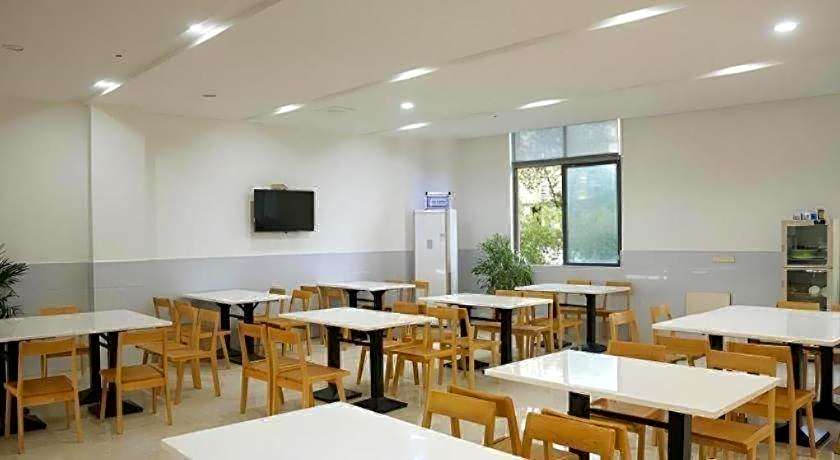 GreenTree Inn Shangrao Yueliangwan Automobile City