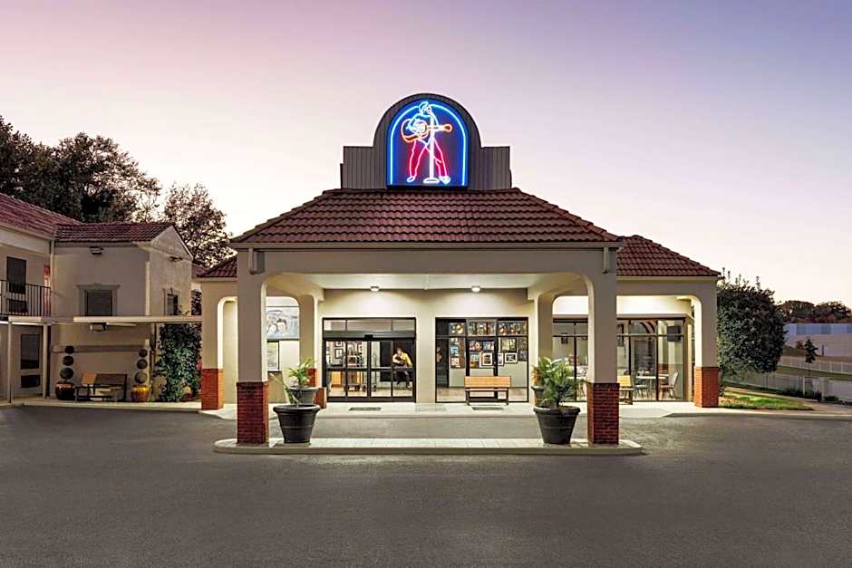 Days Inn by Wyndham Memphis at Graceland
