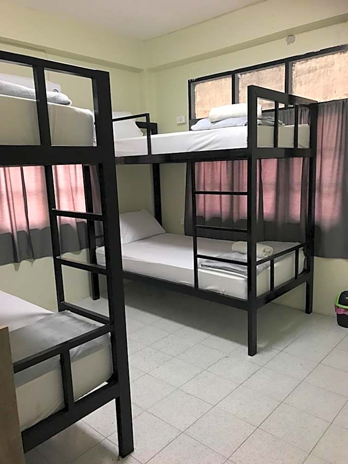 Holiday Phangan - Hostel & Bar