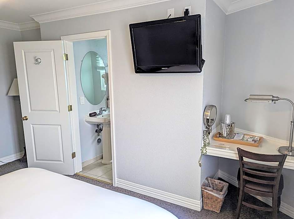 Capitola Hotel