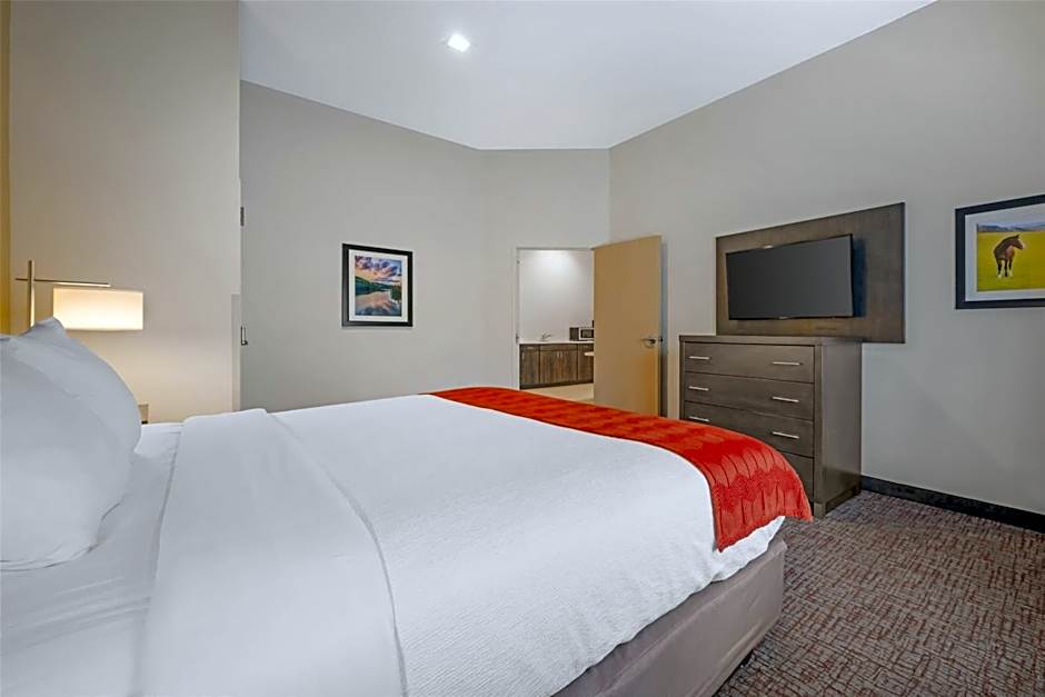 Best Western Plus Elizabethtown Inn & Suites