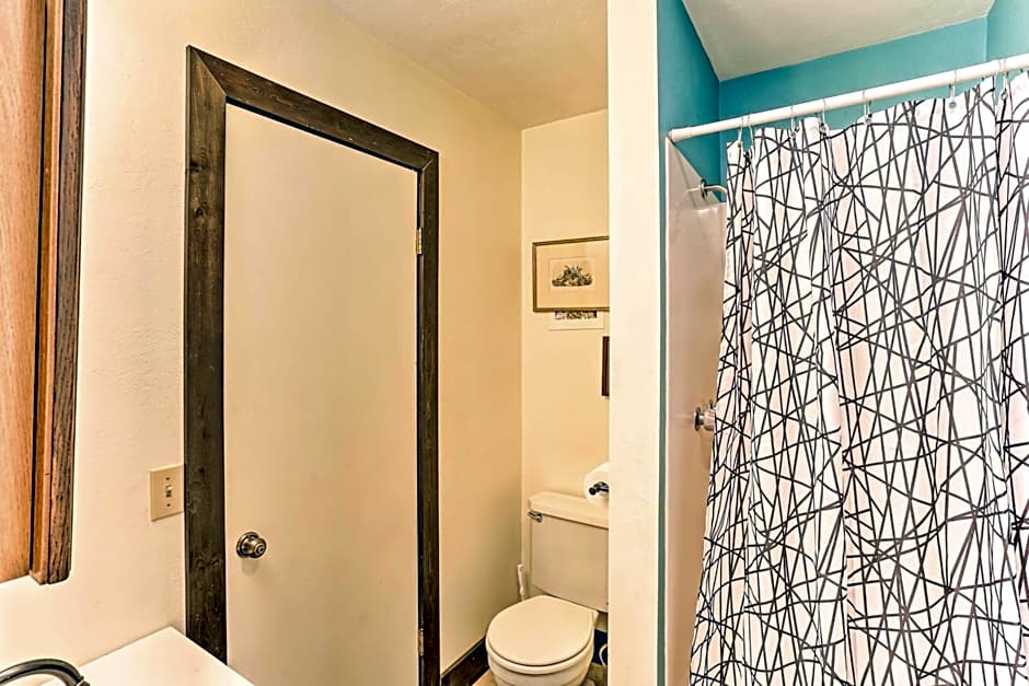 Vibrant Weaverville Escape with Deck and Creek!