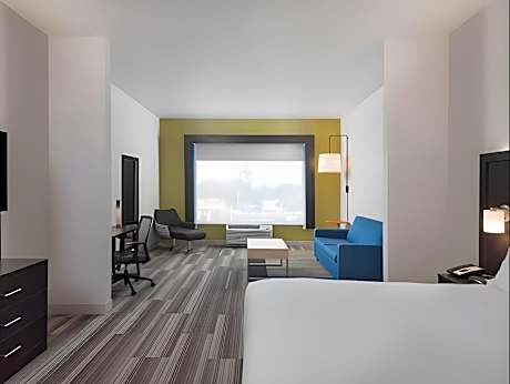2 Queen Beds Suite