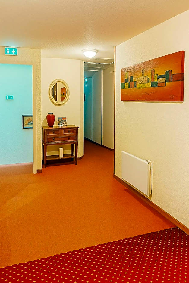 Hôtel de Genève , Faverges-Seythenex 74210, Haute Savoie