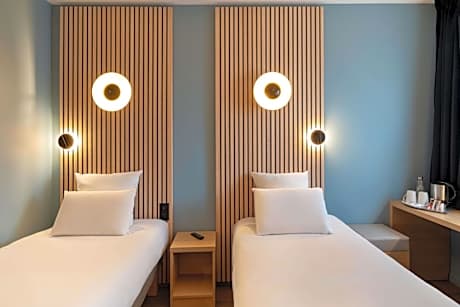 Standard Twin Room - Non-Smoking