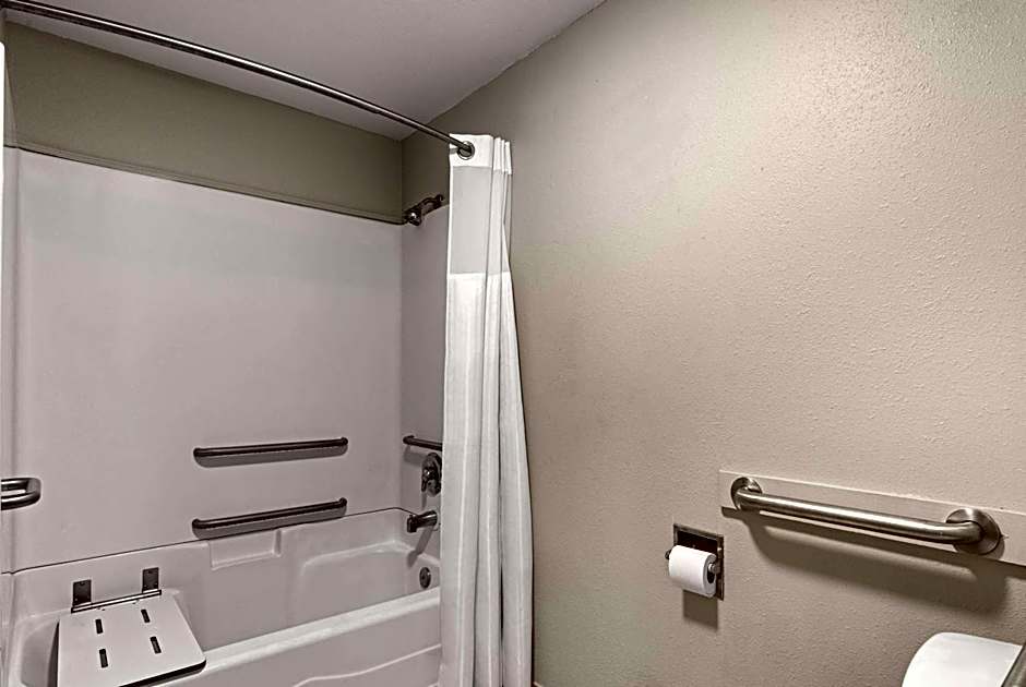 Days Inn by Wyndham Lakewood South Tacoma