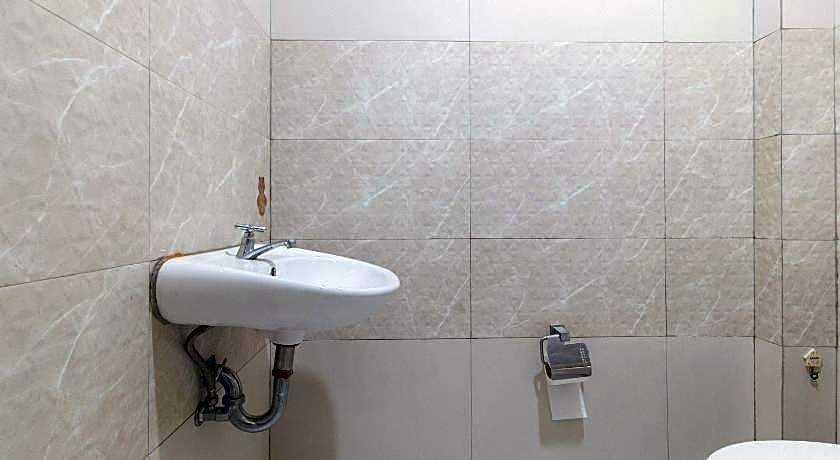 RedDoorz @ EBM One Building