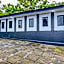 OYO 92287 Hotel Aji Mantoro