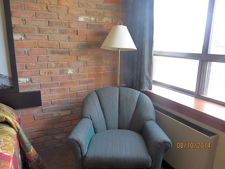 Super 8 by Wyndham Sudbury ON