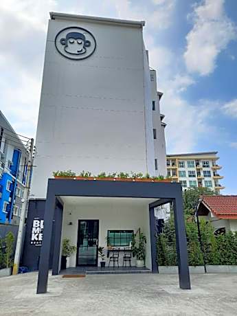 Blu Monkey Boutique Bangsaen