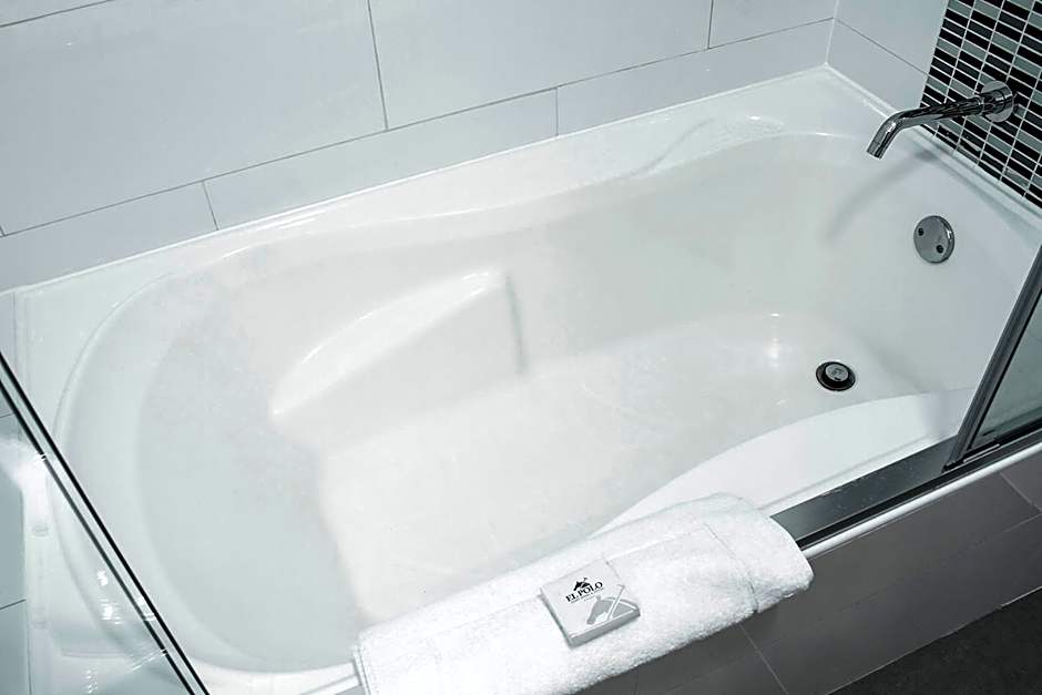 El Polo Apart Hotel & Suites