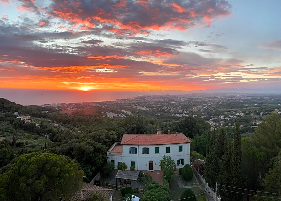 ROOM IN VILLA -Livorno - Montenero