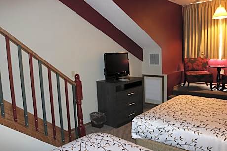 Loft Suite with 2 Queen Beds