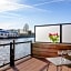 Houseboat studio with canalview and free bikes