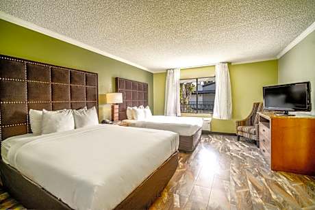Two Bedroom Suite, 3 Queen Beds with Sofa Bed, 2 Bathrooms, Non Smoking