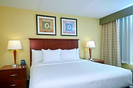 1 KING BED SUPERIOR ROOM W/ SOFA BED - 334 SQ FT - FREE WIFI/DAY - SWEET DREAMS BED - W/ TURNDOWN SERVICE AND BATHROBES -
