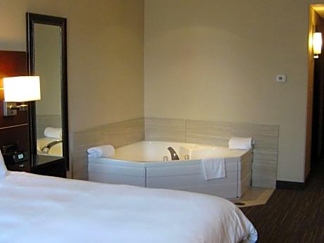 1 King Bed Premier Suite Jetted Tub Non-Smoking