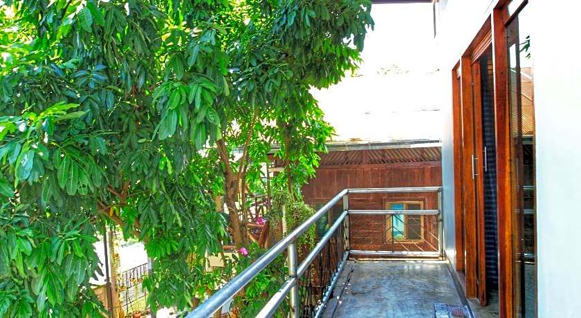 Above The Sea Boutique Hotel