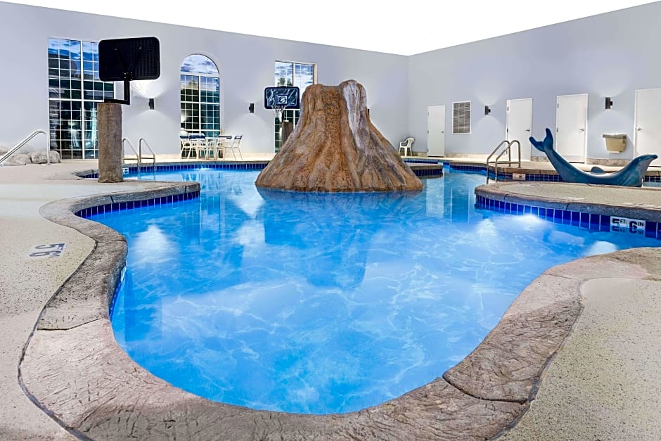 Microtel Inn & Suites by Wyndham Green Bay – Green Bay, WI