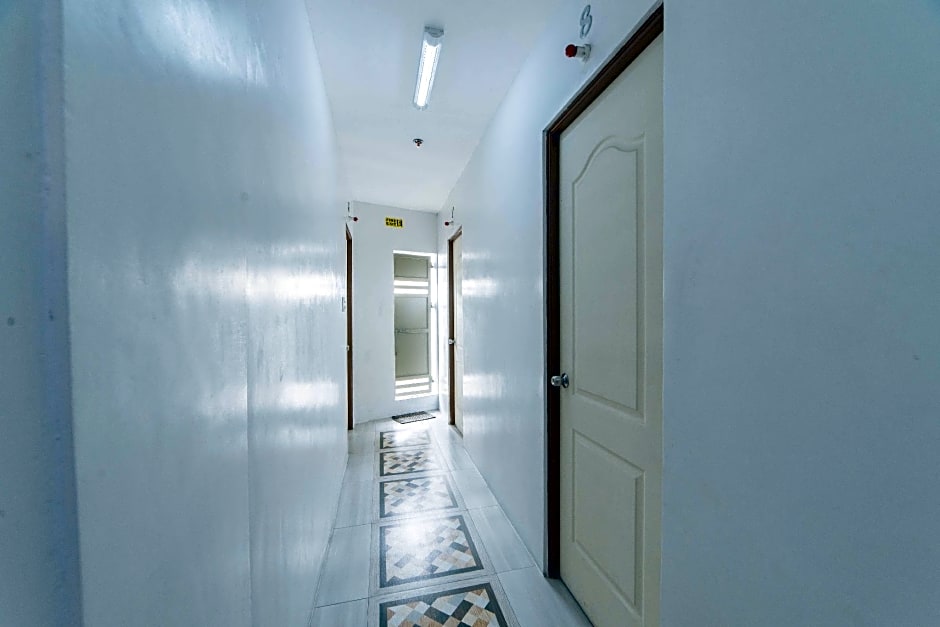 RedDoorz @ San Antonio Binan Laguna