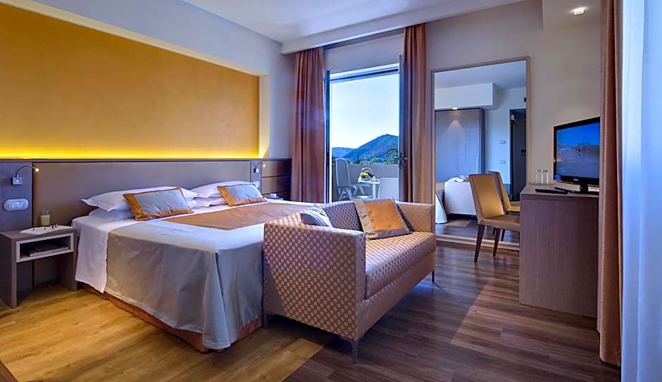 Hotel Bristol Buja