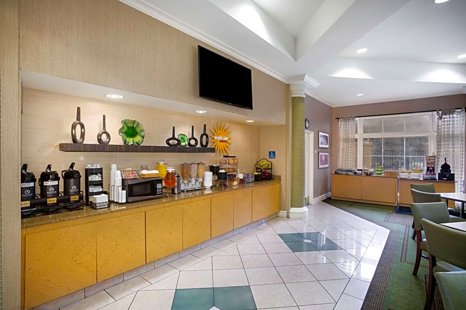 La Quinta by Wyndham Austin Southwest
