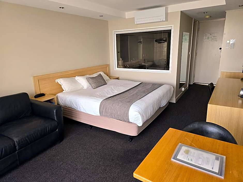 Richmond Henty Hotel