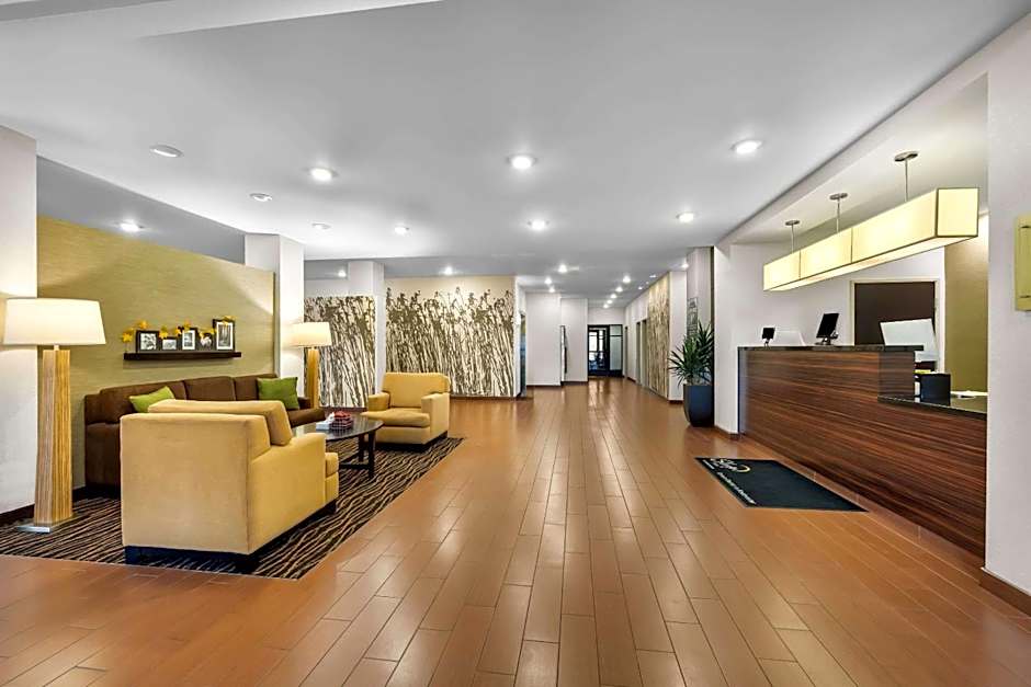Sleep Inn & Suites