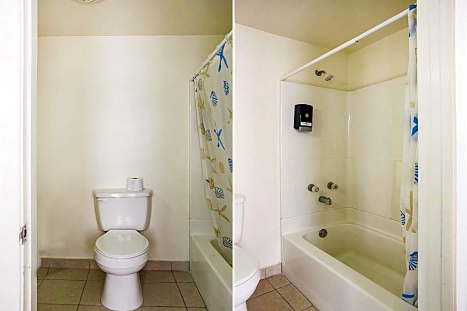 OYO Cameron Historic Hotel Brownsville I-69E