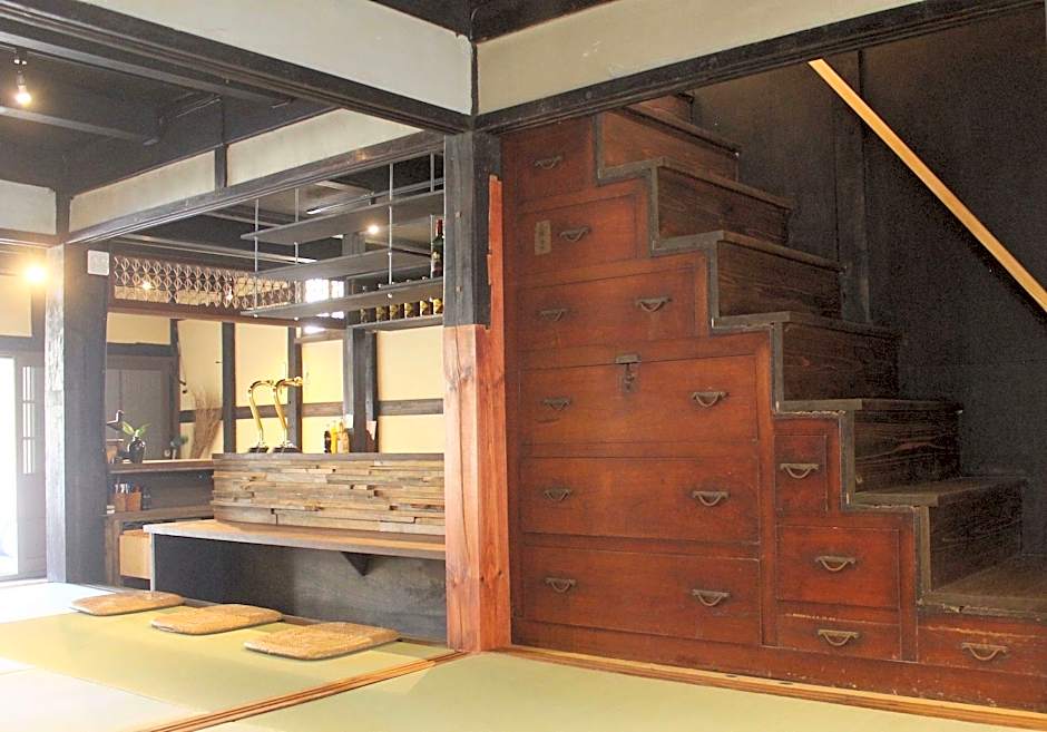 Hostel & Tatami Bar Uchikobare