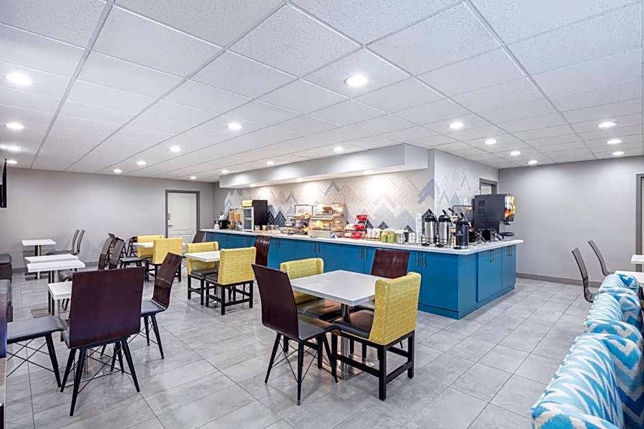 La Quinta Inn & Suites by Wyndham Lexington Park