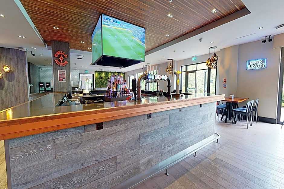 Village Hotel Chester St David's